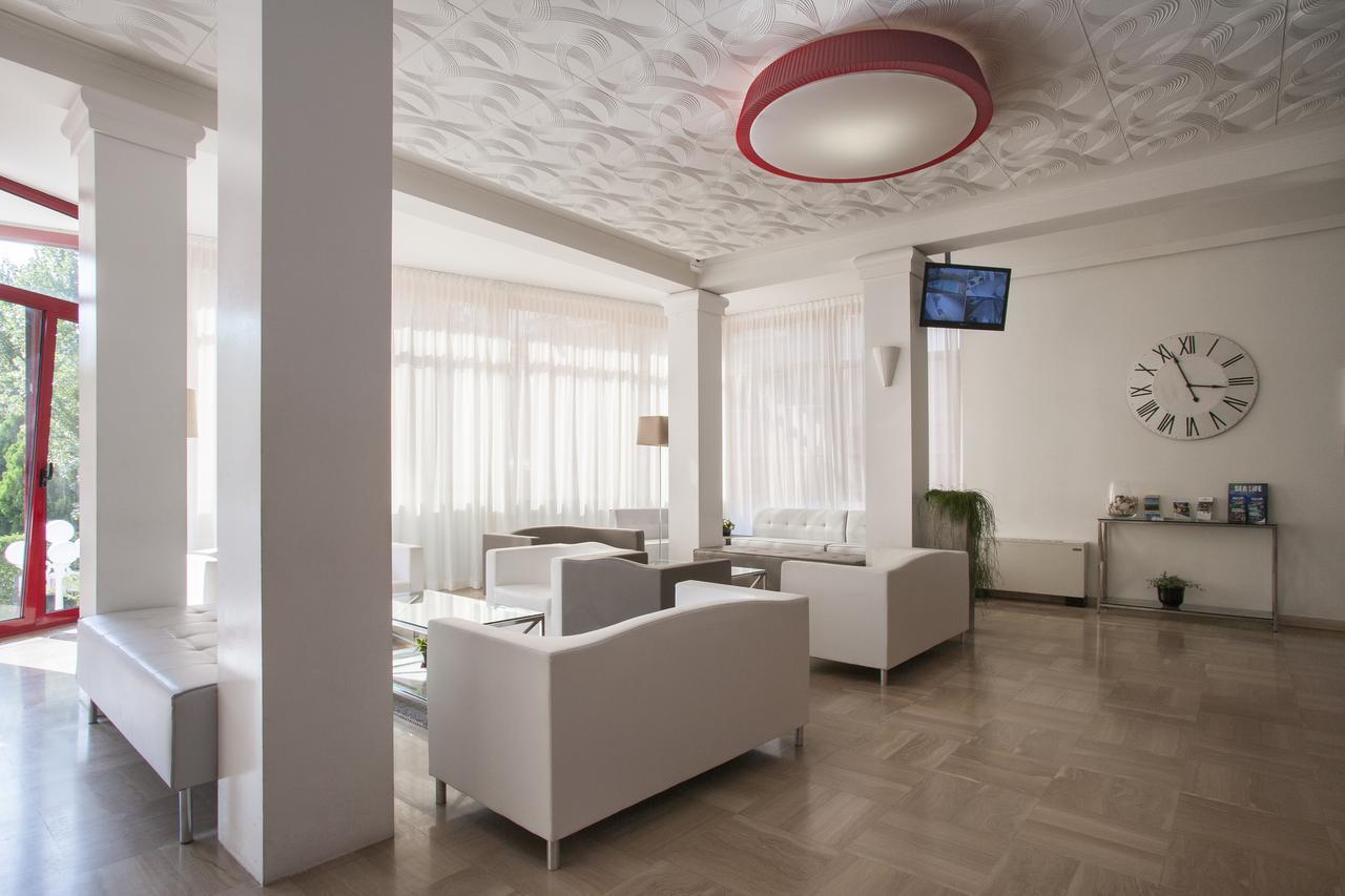 Hotel Sofia ลิโดดิเยโซโล ภายนอก รูปภาพ