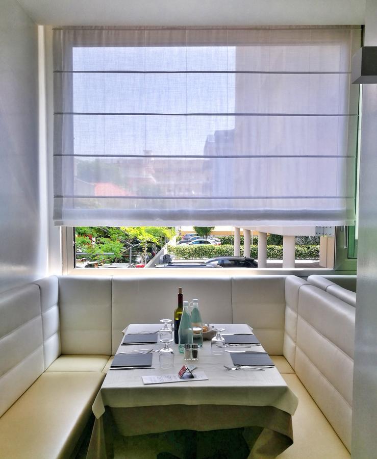 Hotel Sofia ลิโดดิเยโซโล ภายนอก รูปภาพ