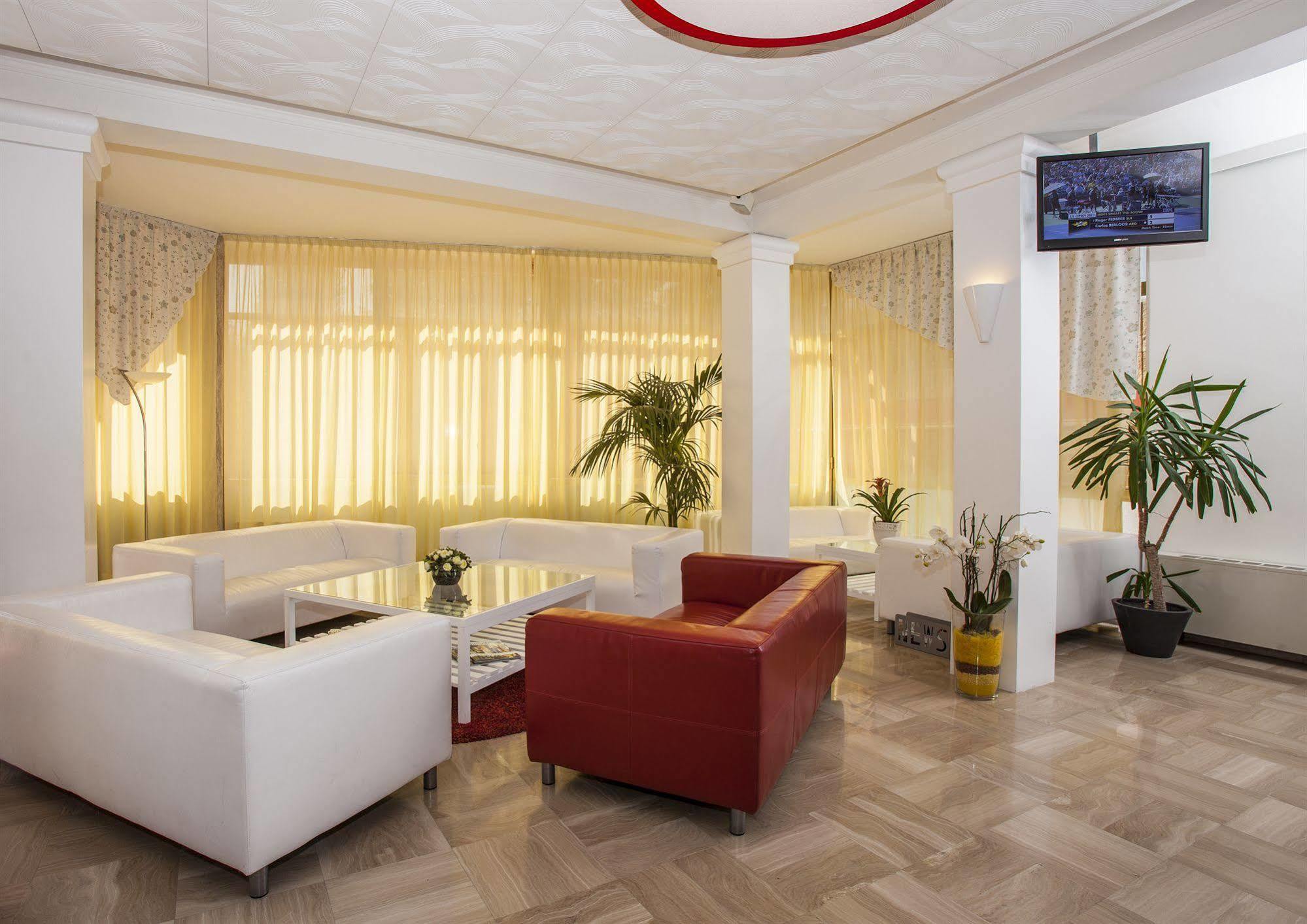Hotel Sofia ลิโดดิเยโซโล ภายนอก รูปภาพ